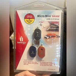 MINI USB 2.0 DRIVE- Micro-Mini 
64MB USB DRIVES by Iomega